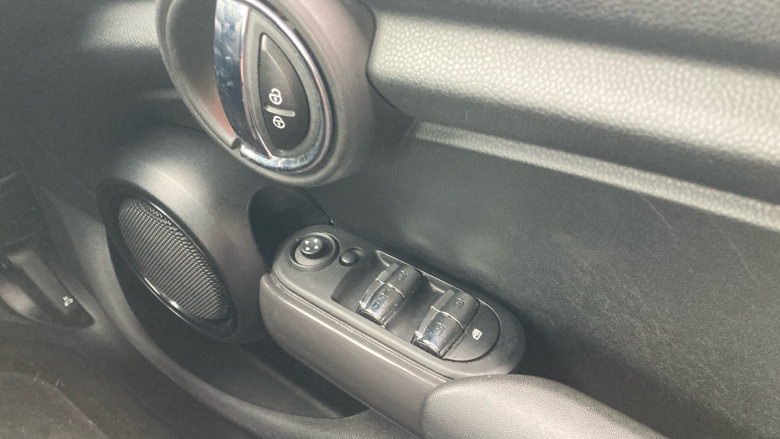 MINI Hatchback 1.5 Cooper 5dr Petrol Hatchback